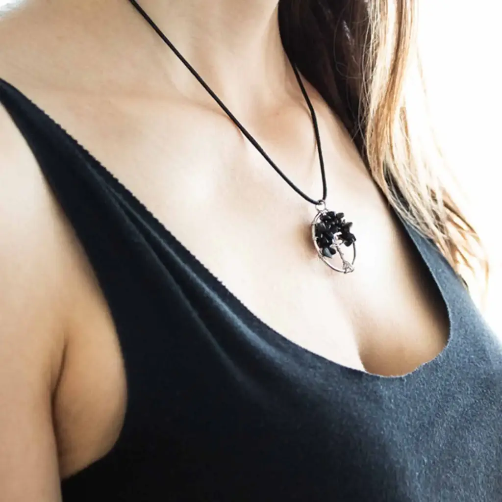Tree of Life Pendant – Black Agate | www.artisangoods.co.uk 5 Tree of Life Pendant – Black Agate | www.artisangoods.co.uk 5
