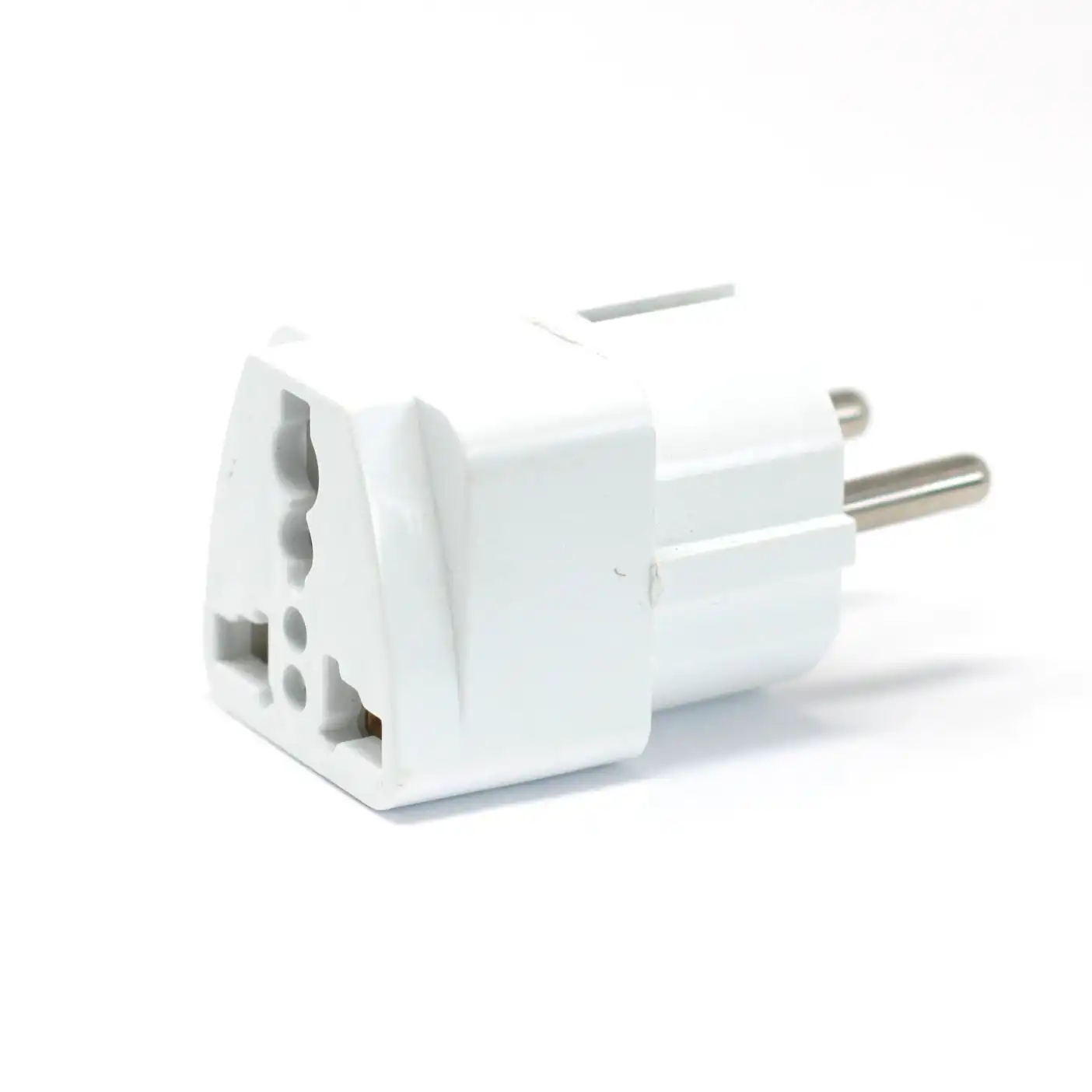 UK to EU Plug Adaptor | www.artisangoods.co.uk 4 UK to EU Plug Adaptor | www.artisangoods.co.uk 3