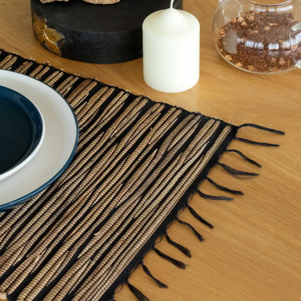 Water Hyacinth Natural Placemat – Black Tiger with Fringe | www.artisangoods.co.uk