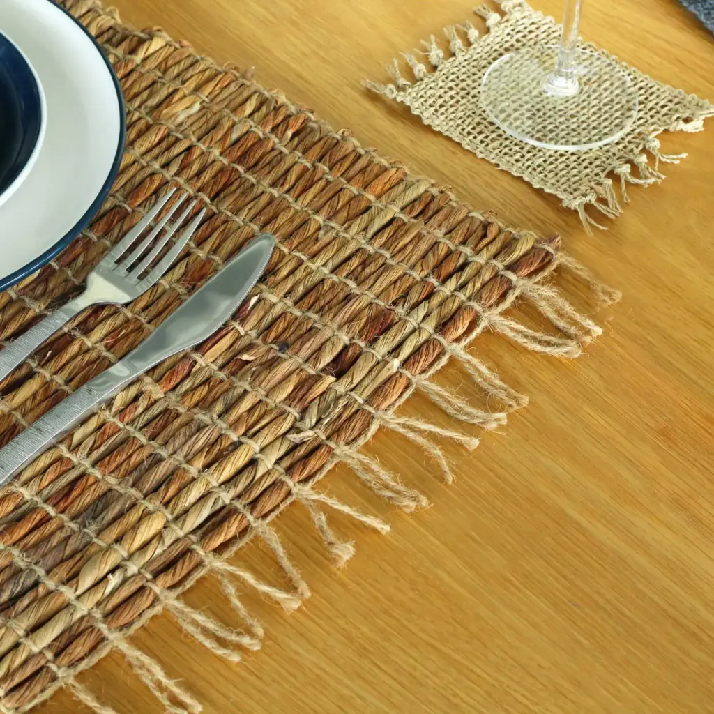 Water Hyacinth Natural Placemat – Robusta and Fringe | www.artisangoods.co.uk
