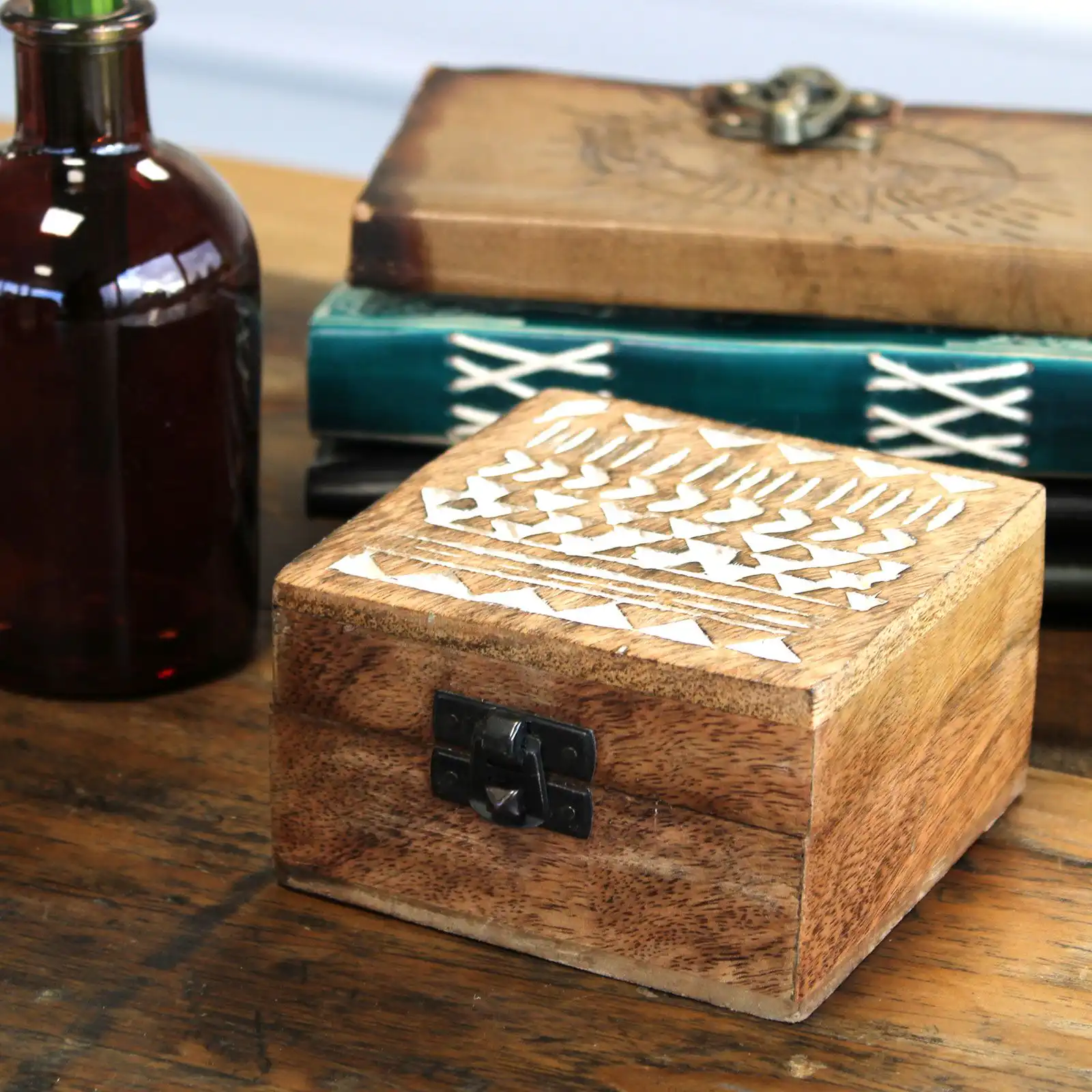 White Washed Wooden Box – 4×4 Aztec Design | www.artisangoods.co.uk 7 White Washed Wooden Box – 4×4 Aztec Design | www.artisangoods.co.uk 6