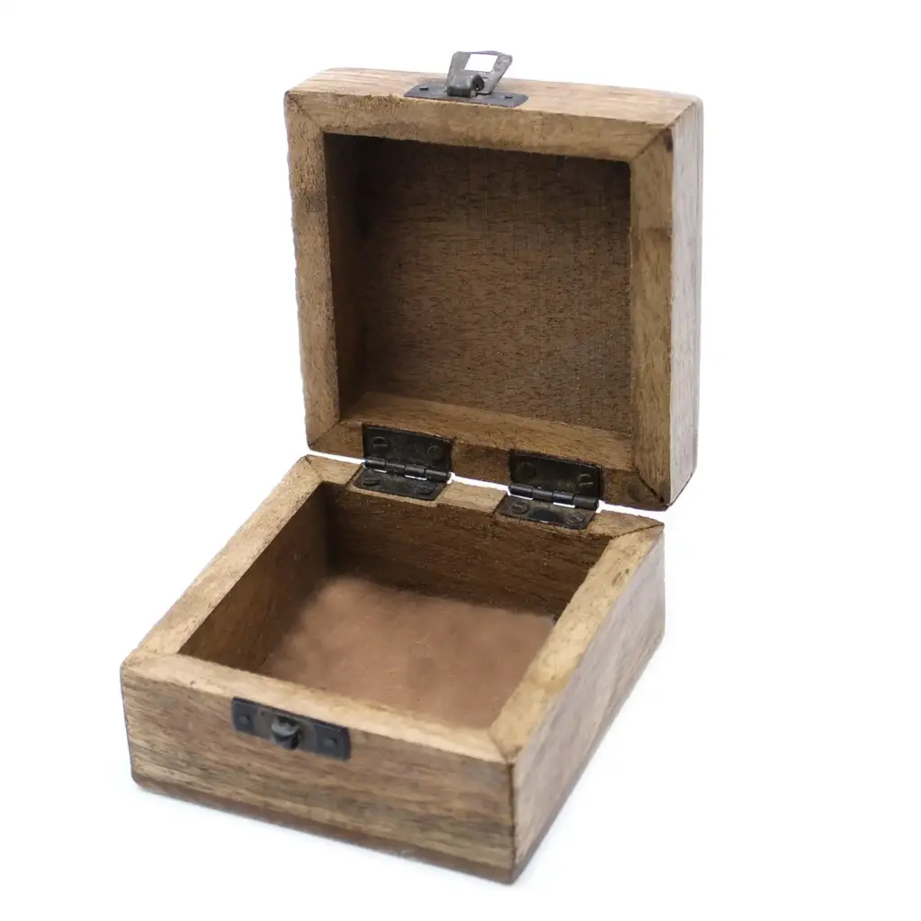 White Washed Wooden Box – 4×4 Slavic Design | www.artisangoods.co.uk 6 White Washed Wooden Box – 4×4 Slavic Design | www.artisangoods.co.uk 6
