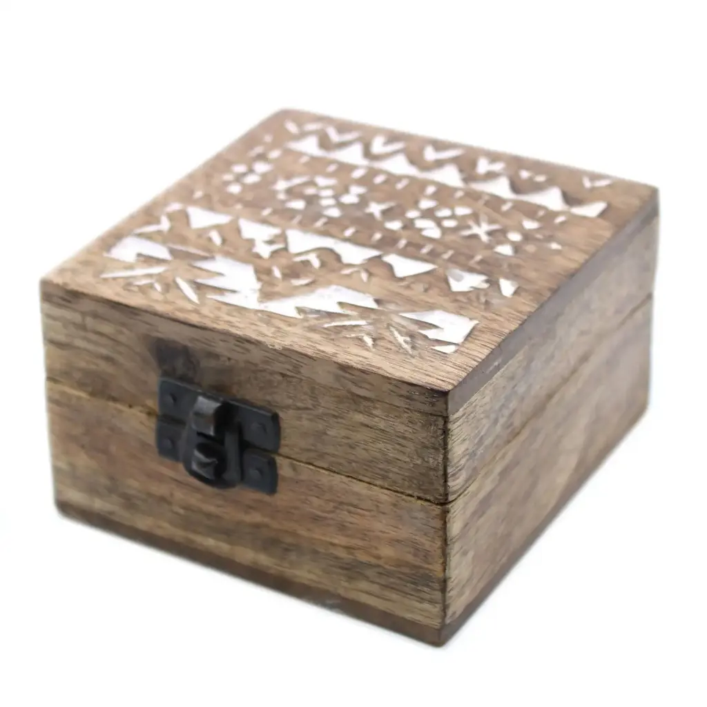 White Washed Wooden Box – 4×4 Slavic Design | www.artisangoods.co.uk 3 White Washed Wooden Box – 4×4 Slavic Design | www.artisangoods.co.uk 3