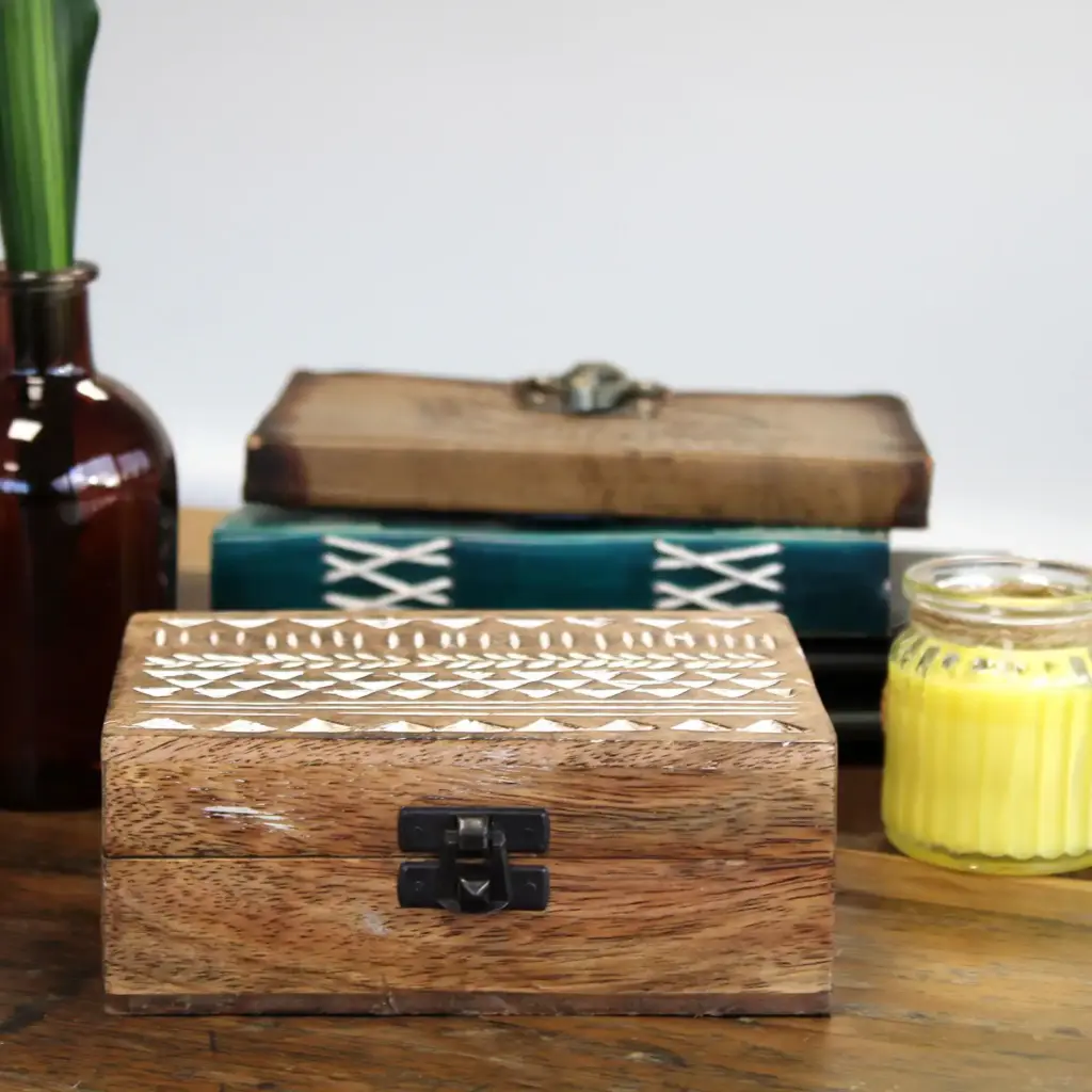 White Washed Wooden Box – 6×4 Slavic Design | www.artisangoods.co.uk 4 White Washed Wooden Box – 6×4 Slavic Design | www.artisangoods.co.uk 4