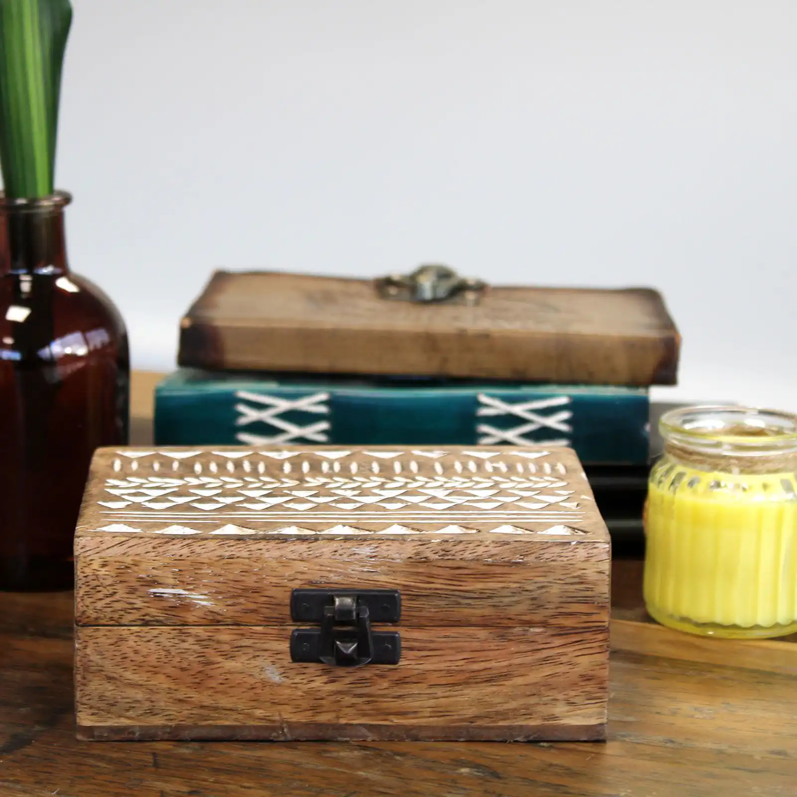 White Washed Wooden Box – 6×4 Slavic Design | www.artisangoods.co.uk 5 White Washed Wooden Box – 6×4 Slavic Design | www.artisangoods.co.uk 4
