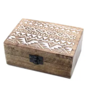 White Washed Wooden Box – 6×4 Slavic Design | www.artisangoods.co.uk 2