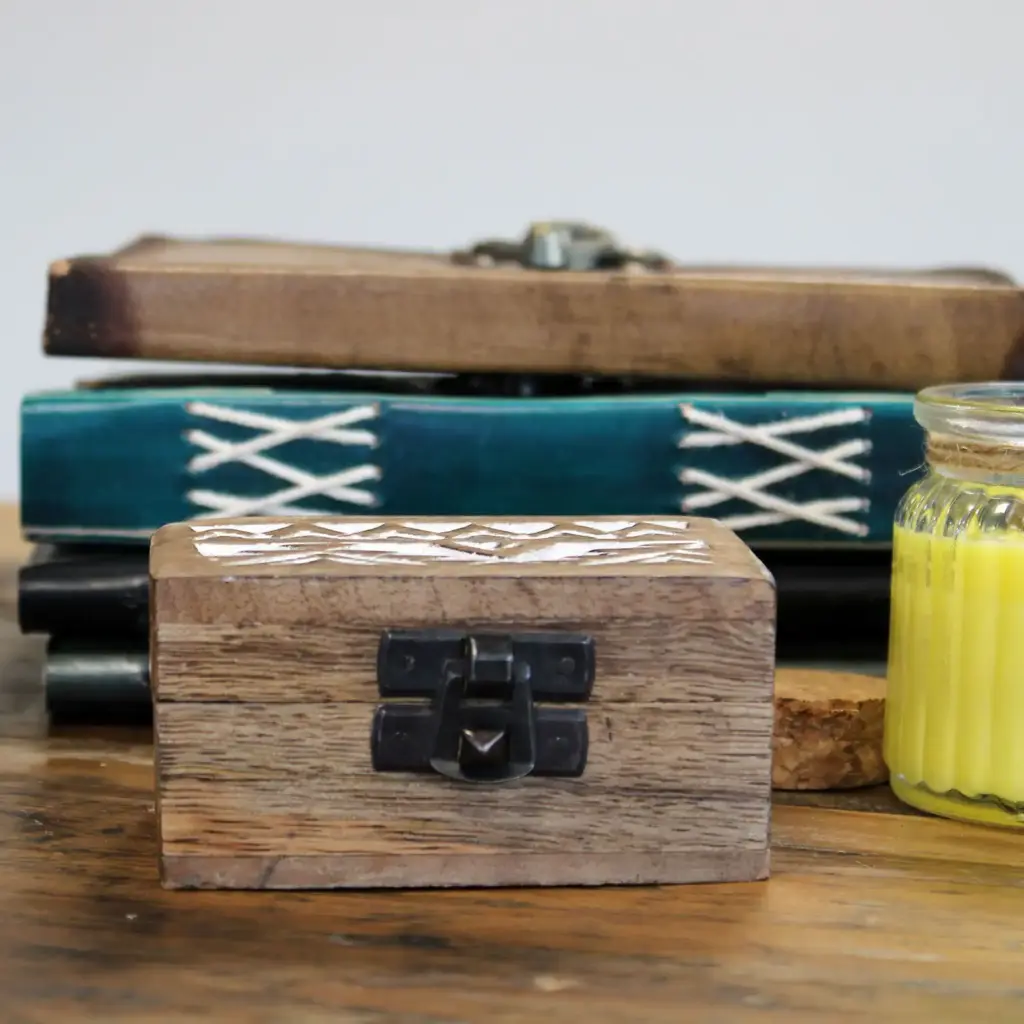 White Washed Wooden Box – Pill Box Aztec Design | www.artisangoods.co.uk 4