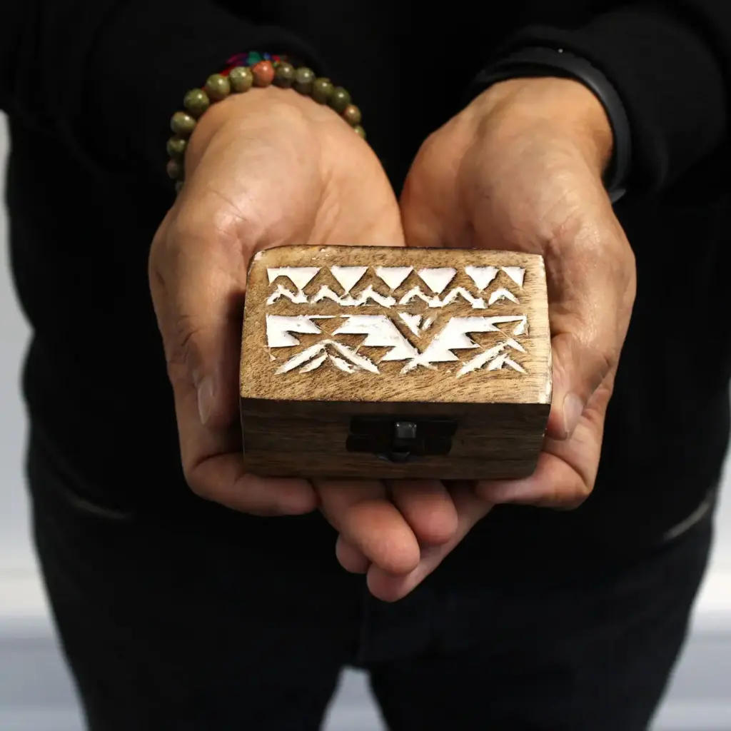 White Washed Wooden Box – Pill Box Slavic Design | www.artisangoods.co.uk 5