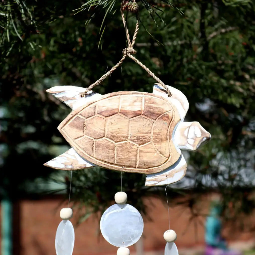 Whitewash Turtle Carving and Natural Copis Drop | www.artisangoods.co.uk 3