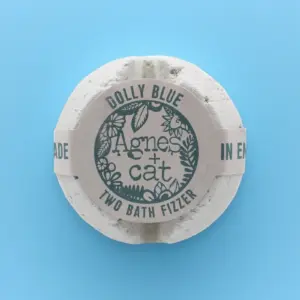Agnes + Cat Bath Fizzer – Dolly Blue | www.artisangoods.co.uk 2