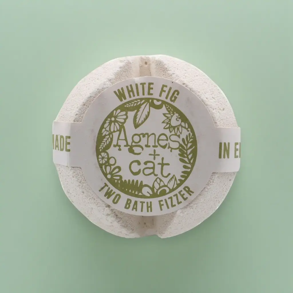 Agnes + Cat Bath Fizzer – White Fig | www.artisangoods.co.uk 2 Agnes + Cat Bath Fizzer – White Fig | www.artisangoods.co.uk 2
