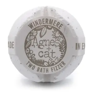 Agnes + Cat Bath Fizzer – Windermere | www.artisangoods.co.uk 2