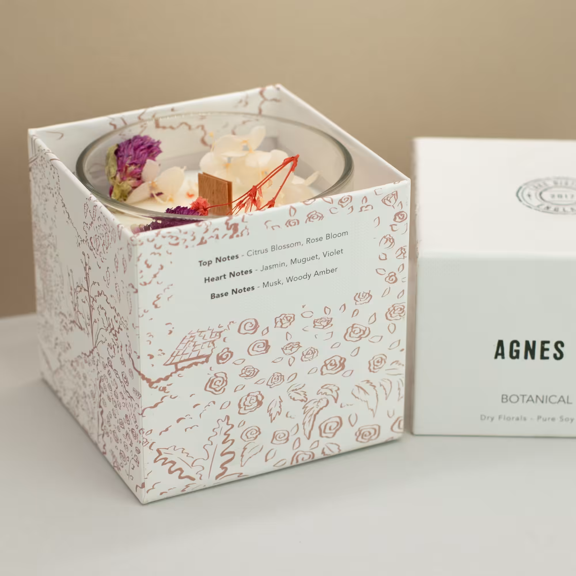 Agnes + Cat Botanical Soy Wax Candle – Roses of Sawrey | www.artisangoods.co.uk 4 Agnes + Cat Botanical Soy Wax Candle – Roses of Sawrey | www.artisangoods.co.uk 3