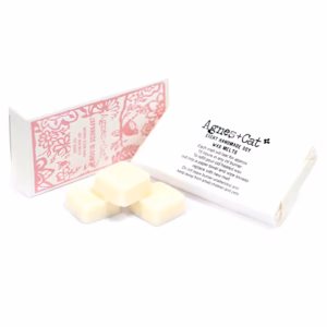 Agnes + Cat Box of 8 Wax Melts – Japanese Bloom | www.artisangoods.co.uk 2