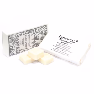 Agnes + Cat Box of 8 Wax Melts – Seasalt + Moss | www.artisangoods.co.uk 2