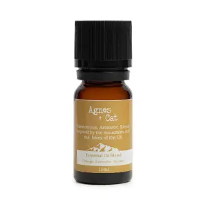 Agnes + Cat Essential Oil Blend – Skiddaw Box – Orange, Lavender & Spruce | www.artisangoods.co.uk 2