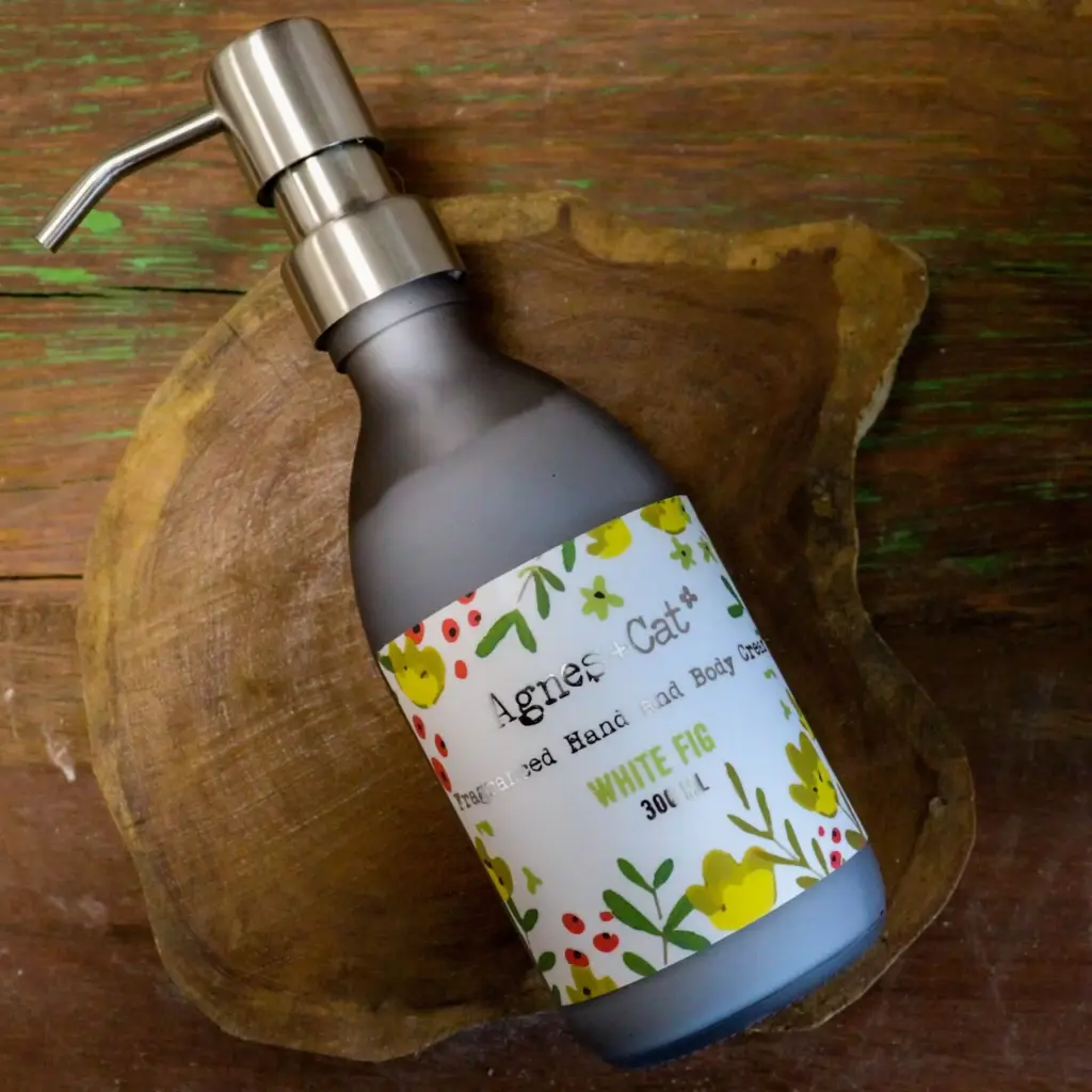 Agnes + Cat Hand & Body Cream – White Fig | www.artisangoods.co.uk 3 Agnes + Cat Hand & Body Cream – White Fig | www.artisangoods.co.uk 3