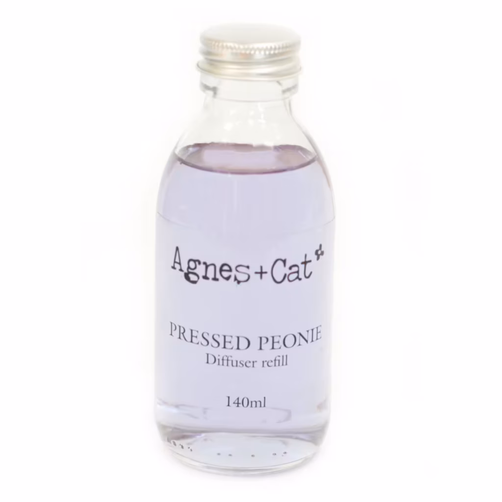 Agnes + Cat Reed Diffuser Refill – Pressed Peonies 150ml | www.artisangoods.co.uk 3 Agnes + Cat Reed Diffuser Refill – Pressed Peonies 150ml | www.artisangoods.co.uk 3