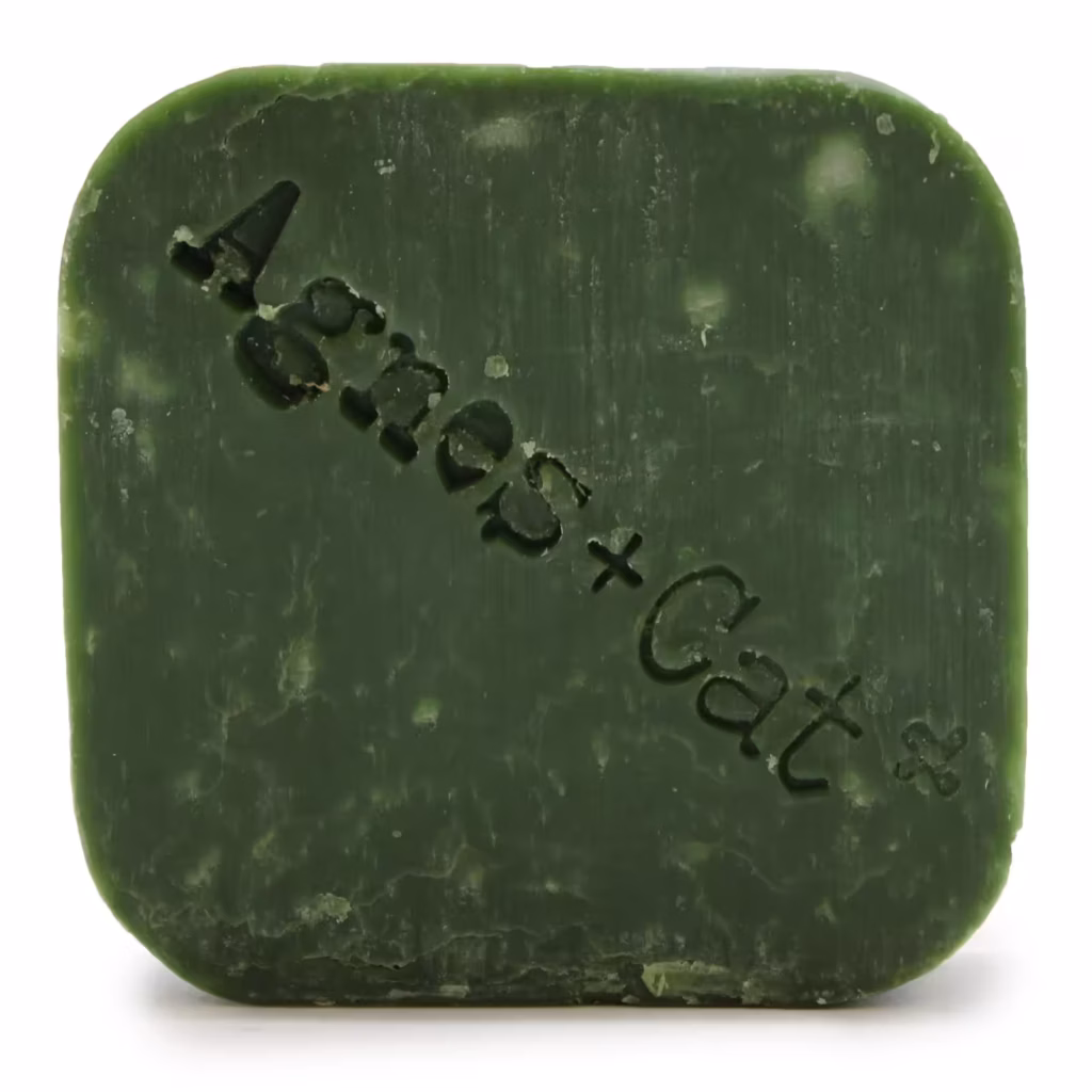 Agnes + Cat Rhubarb Solid Shampoo | www.artisangoods.co.uk 3