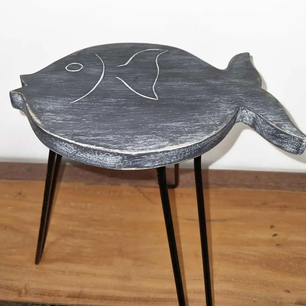 Albasia Wood Fish Stand – Greywash | www.artisangoods.co.uk