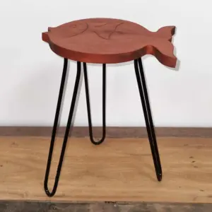 Albasia Wood Fish Stand – Terracotta | www.artisangoods.co.uk 3