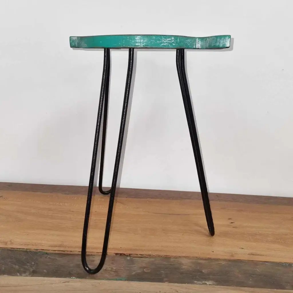 Albasia Wood Fish Stand – Turquoise | www.artisangoods.co.uk 4