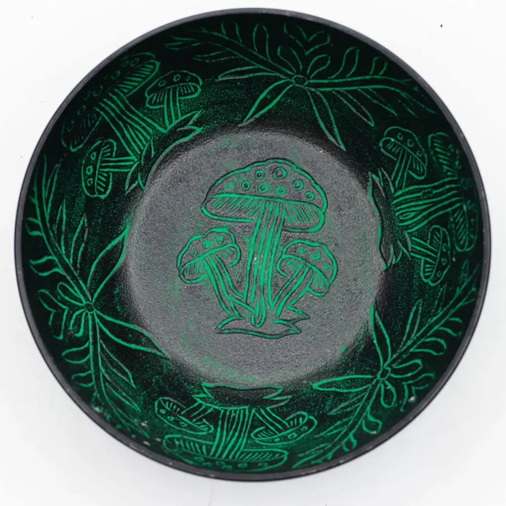 Aluminum Singing Bowl – Magic Mushroom – Green (20cm) | www.artisangoods.co.uk 4 Aluminum Singing Bowl – Magic Mushroom – Green (20cm) | www.artisangoods.co.uk 4