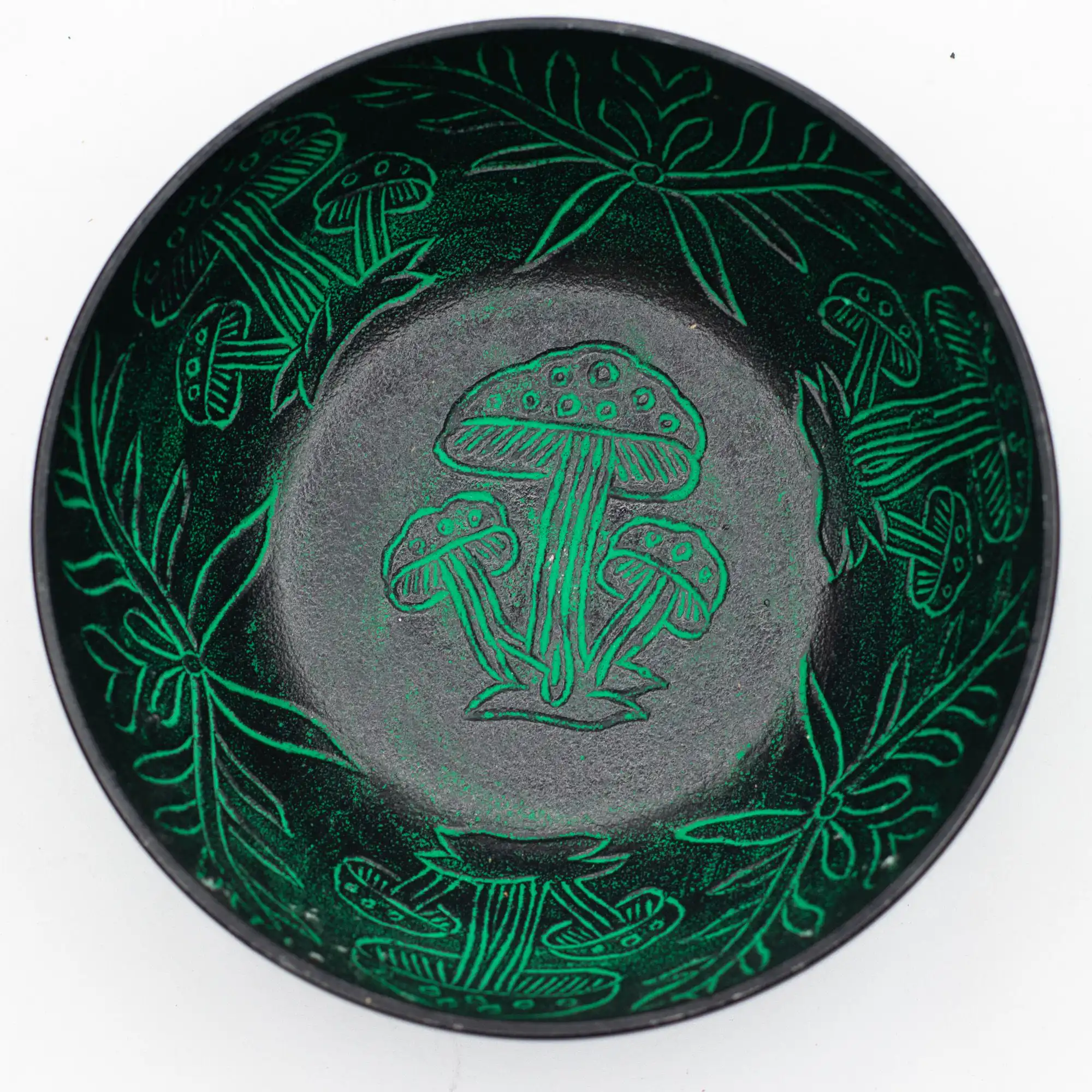 Aluminum Singing Bowl – Magic Mushroom – Green (20cm) | www.artisangoods.co.uk 5 Aluminum Singing Bowl - Magic Mushroom - Green (20cm) - Image 4