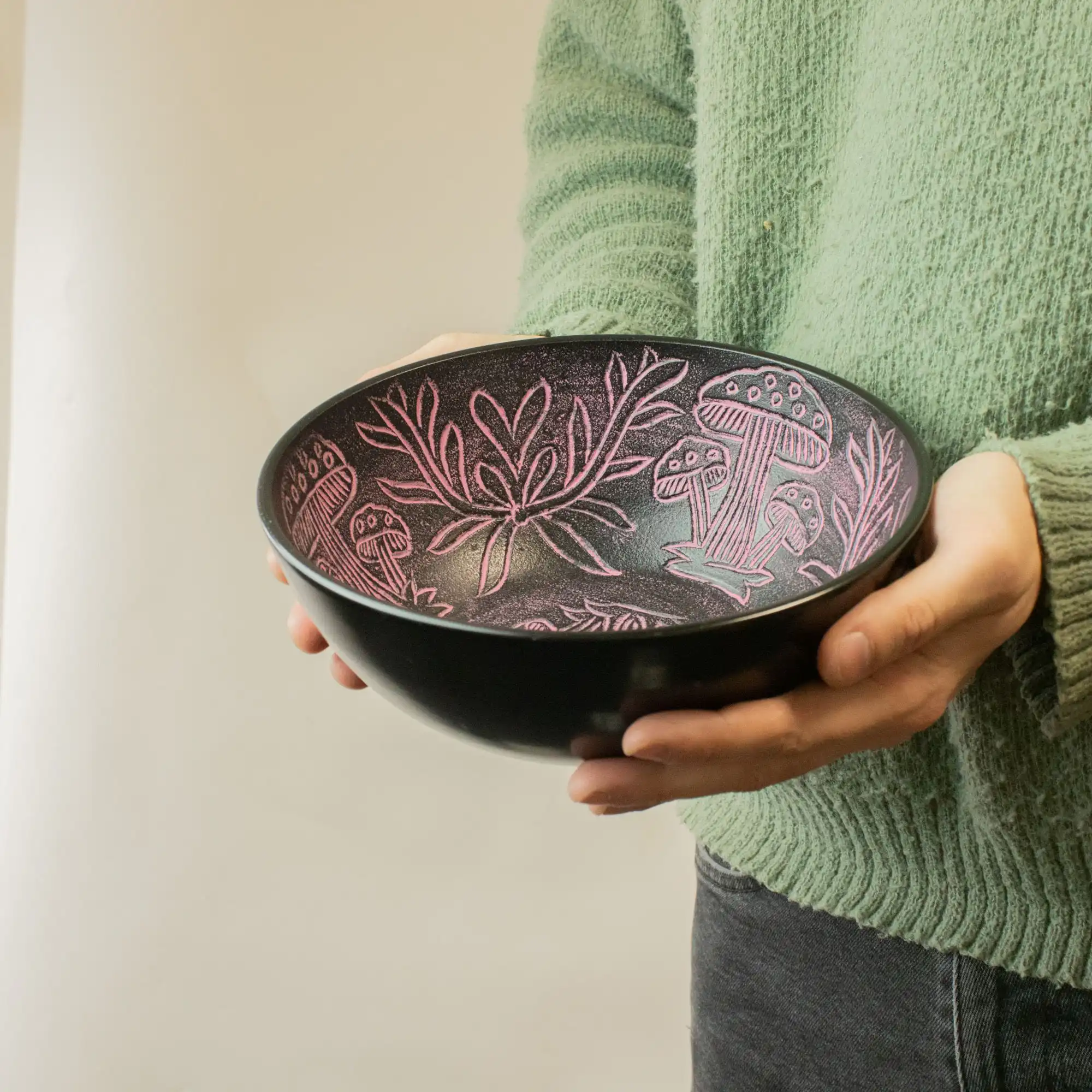 Aluminum Singing Bowl – Magic Mushroom – Pink (20cm) | www.artisangoods.co.uk 4 Aluminum Singing Bowl - Magic Mushroom - Pink (20cm) - Image 3