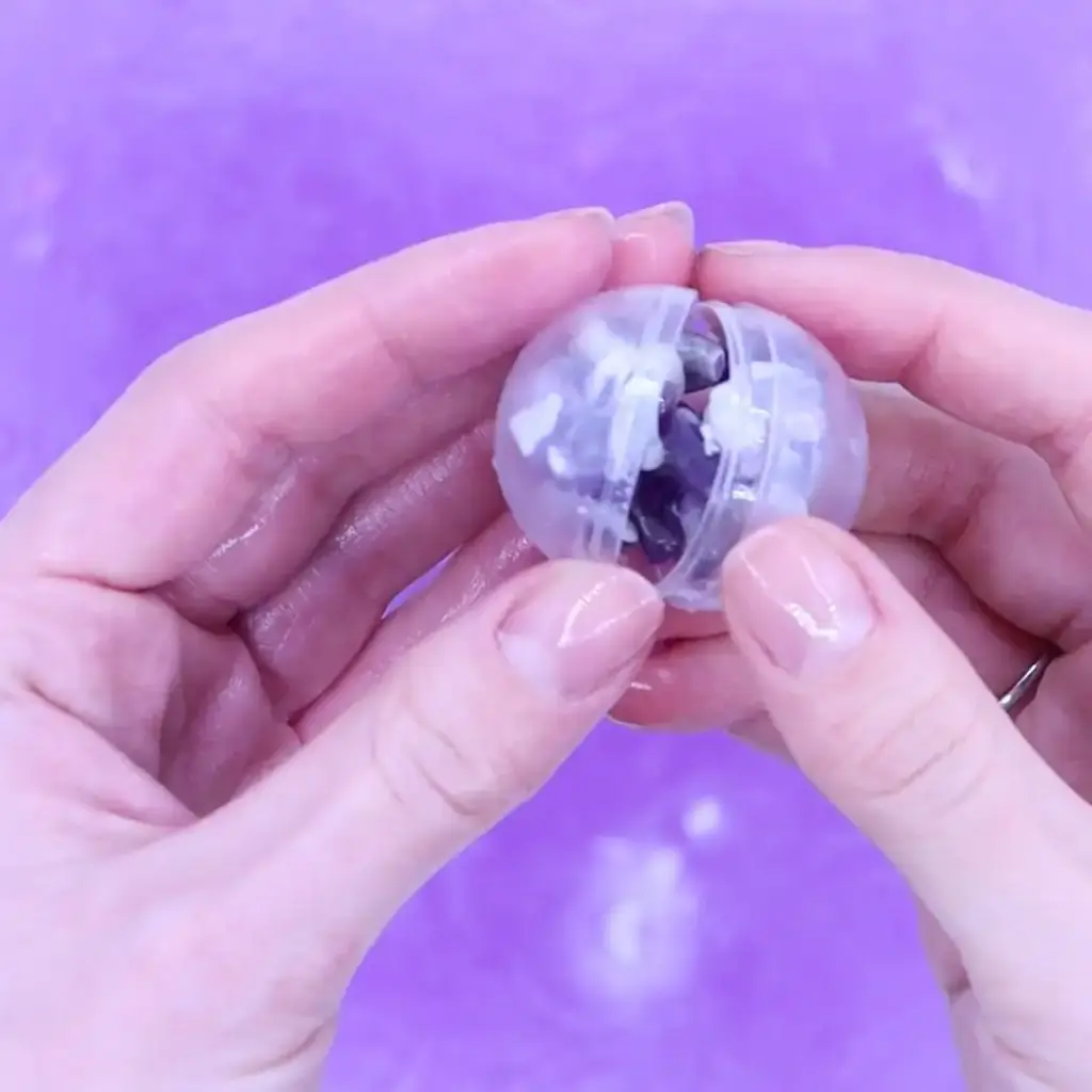 Amethyst Gem Bracelet Bath Bomb | www.artisangoods.co.uk 9