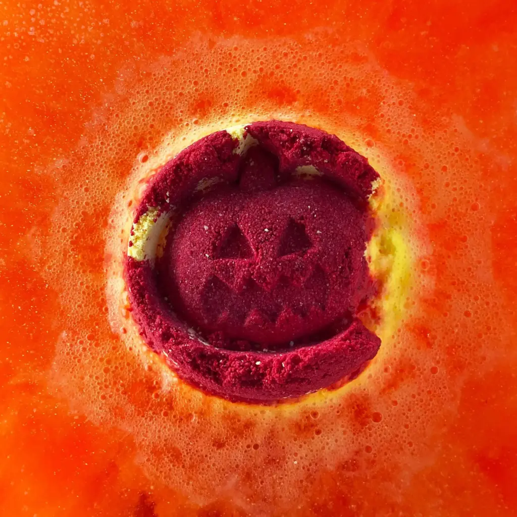 Aniseed Halloween Bath Bomb | www.artisangoods.co.uk 3
