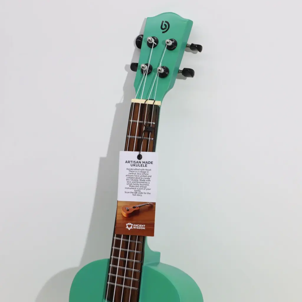 Artisan Made Ukulele – Turqoiuce Finish (4 String) | www.artisangoods.co.uk