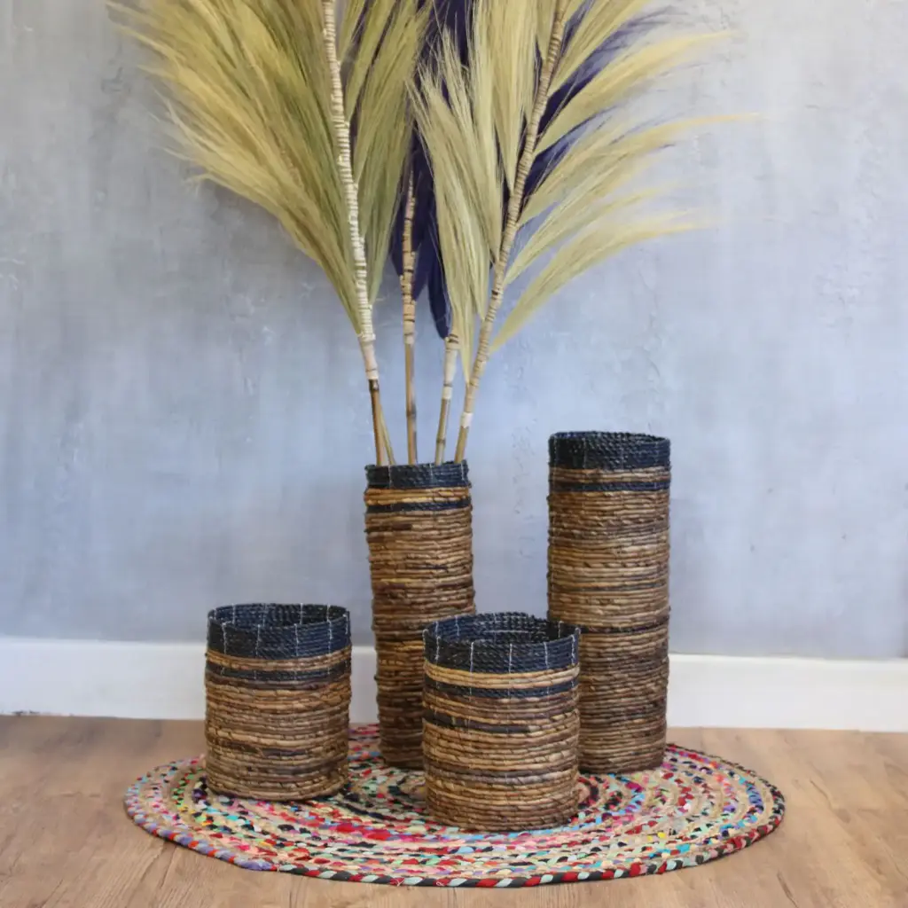 Banana Leaf Set – 2 Vase & 2 Bins | www.artisangoods.co.uk 8 Banana Leaf Set – 2 Vase & 2 Bins | www.artisangoods.co.uk 8