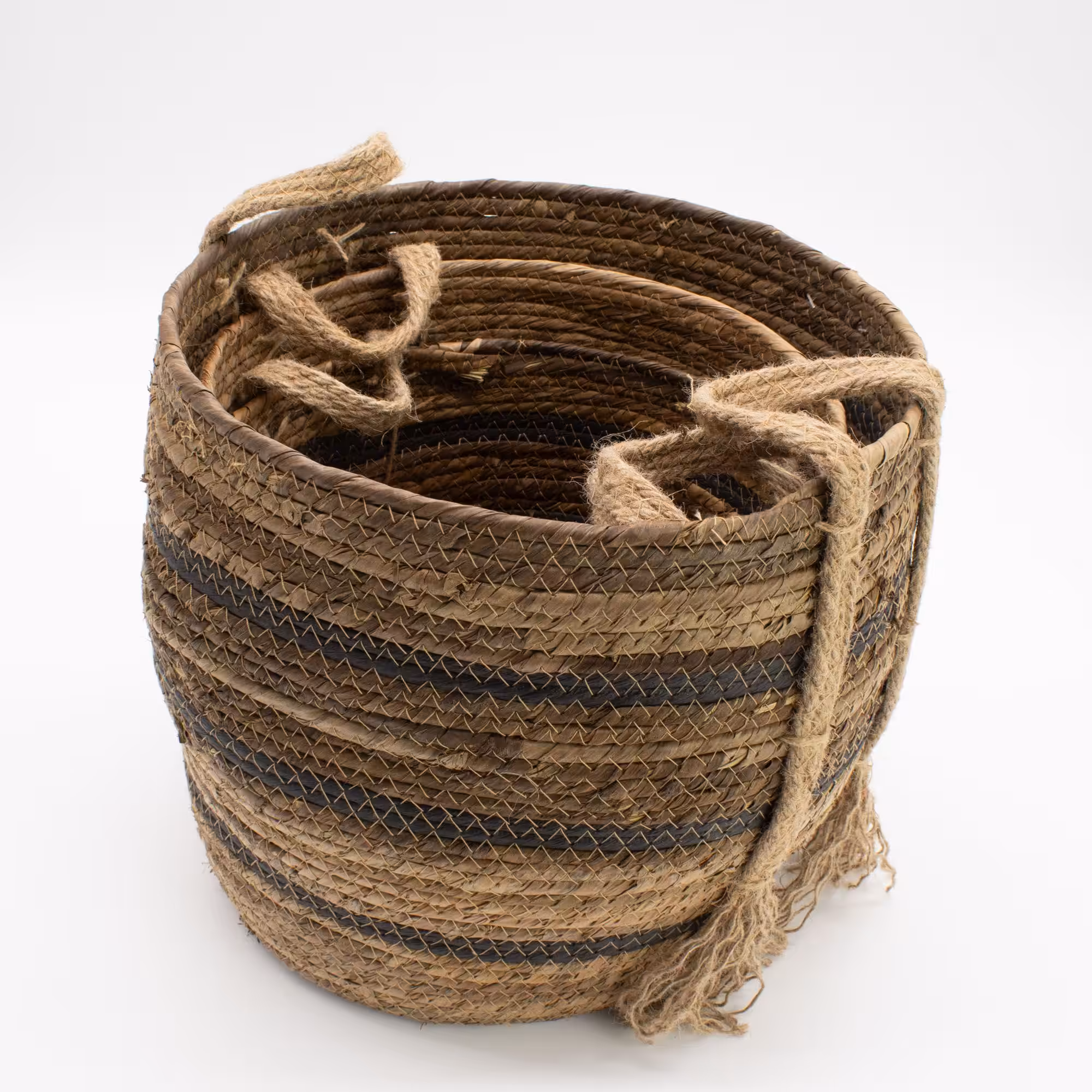 Bananna Leaf & Seagrass Large Baskets – Natural Browns- Set of 3 | www.artisangoods.co.uk 3 Bananna Leaf & Seagrass Large Baskets - Natural Browns- Set of 3 - Image 2