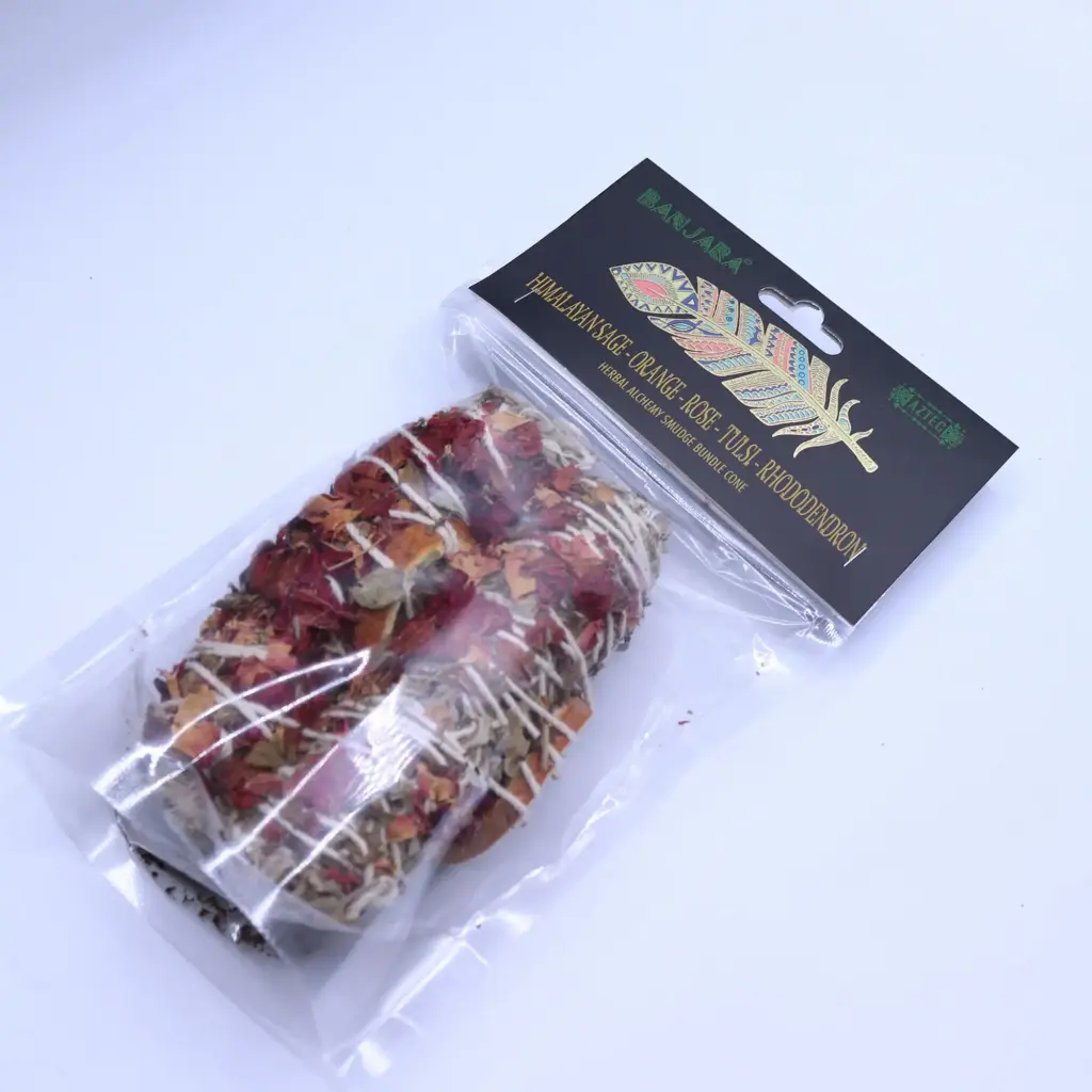 Banjara Smudge – Himalayan Sage, Orange, Rose, Tulsi, Rhododendron | www.artisangoods.co.uk 2 Banjara Smudge – Himalayan Sage, Orange, Rose, Tulsi, Rhododendron | www.artisangoods.co.uk 2