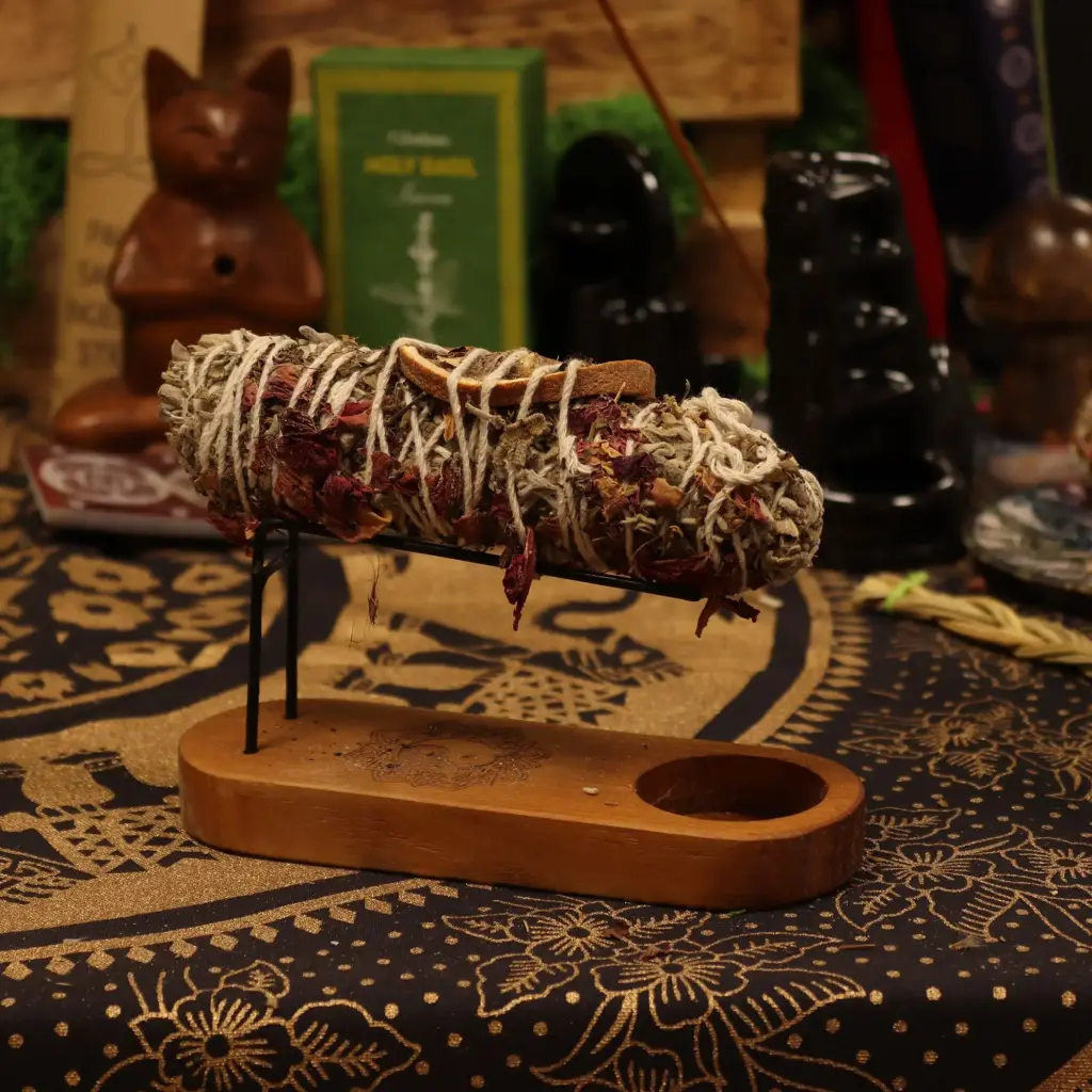 Banjara Smudge – Himalayan Sage, Rose, Cinnamon | www.artisangoods.co.uk 2
