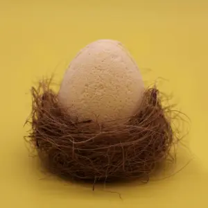 6 Bath Eggs in a Tray – Banana | www.artisangoods.co.uk 2