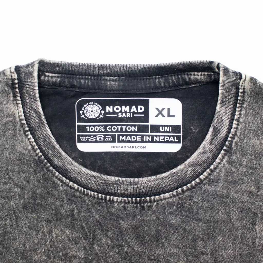 Nomad Sari Stonewashed Cotton T-Shirt – Compass of Life – Charcoal – XL | www.artisangoods.co.uk 4 Nomad Sari Stonewashed Cotton T-Shirt – Compass of Life – Charcoal – XL | www.artisangoods.co.uk 4
