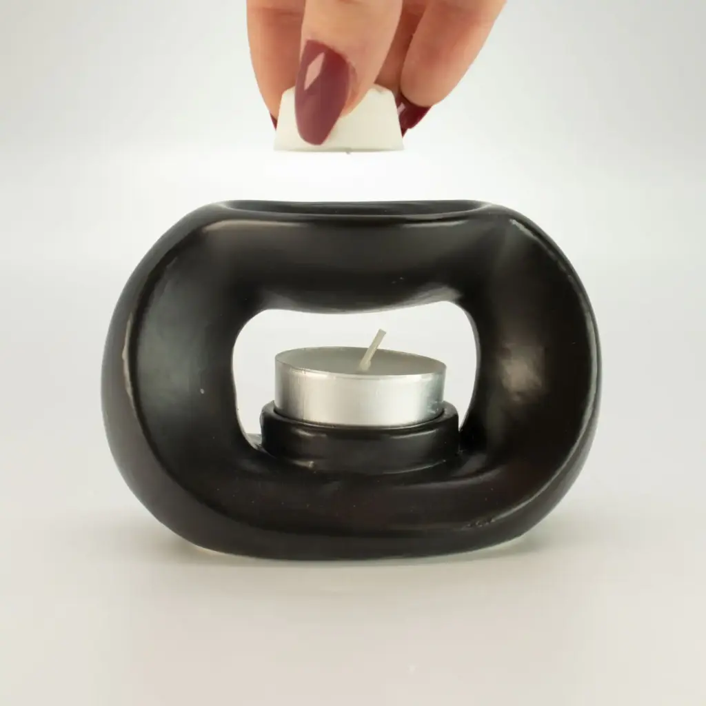 Ceramic Zen Oil Burner – Oval Pebble – Matt Black | www.artisangoods.co.uk 4 Ceramic Zen Oil Burner – Oval Pebble – Matt Black | www.artisangoods.co.uk 4