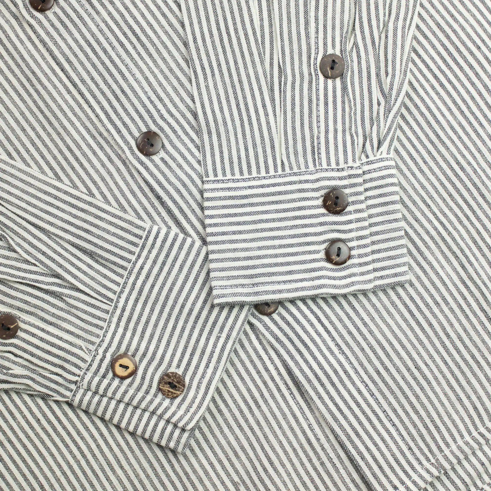 Nomad Sari Grandad Shirt – Grey Stone – Medium | www.artisangoods.co.uk 9 Nomad Sari Grandad Shirt – Grey Stone – Medium | www.artisangoods.co.uk 8
