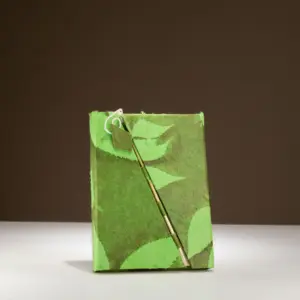 Lokta Bold Floral Bamboo Lock Notebook – Medium (15x12cm) – 45 Leaves – Moss Green | www.artisangoods.co.uk 3