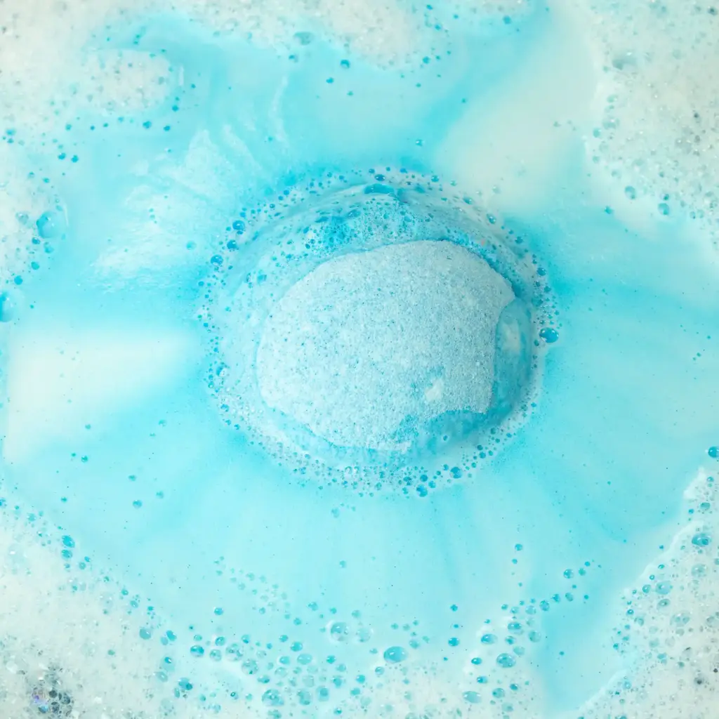 Elemental Crystal Bath Bomb – Water | www.artisangoods.co.uk 3 Elemental Crystal Bath Bomb – Water | www.artisangoods.co.uk 3
