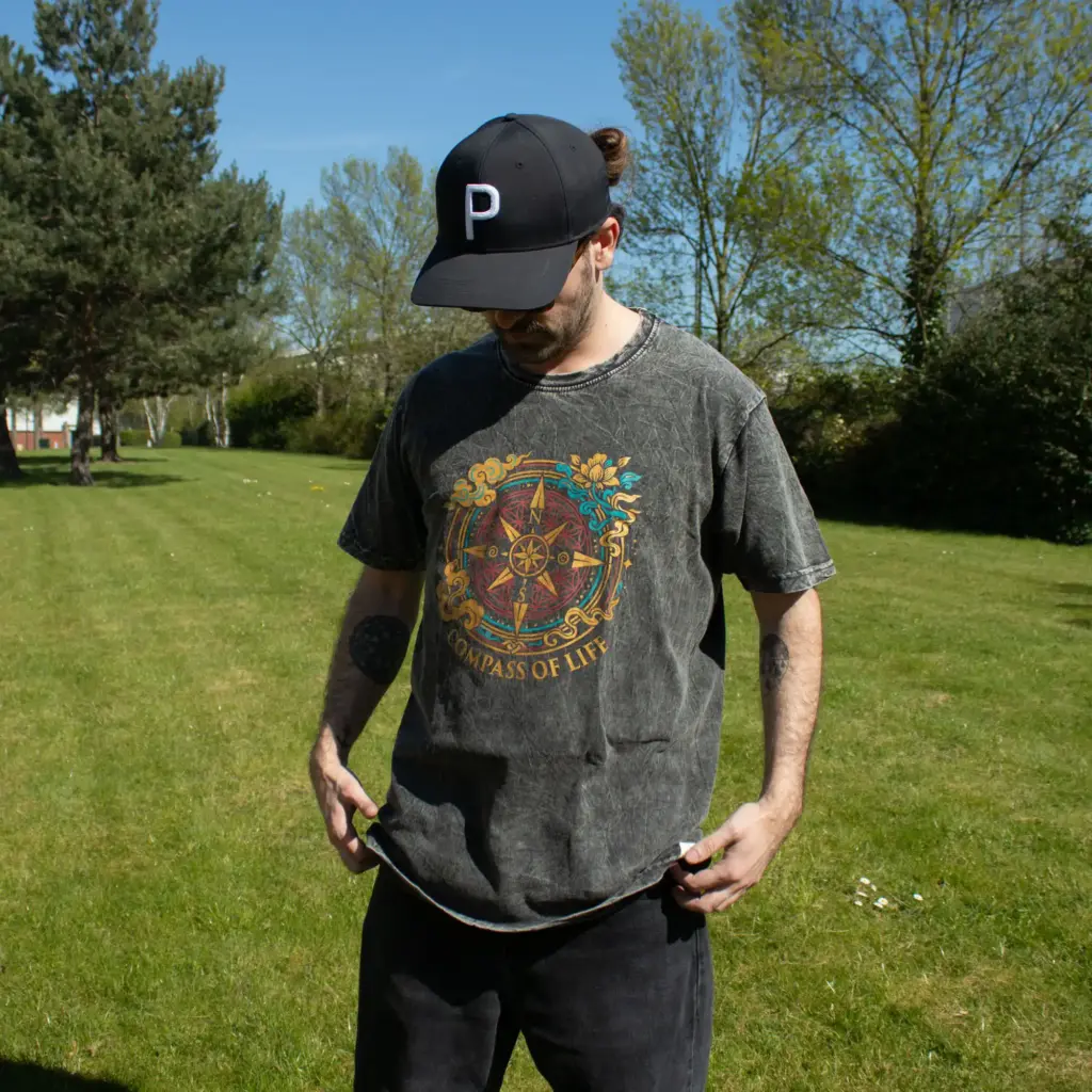 Nomad Sari Stonewashed Cotton T-Shirt – Compass of Life – Charcoal – Large | www.artisangoods.co.uk 4 Nomad Sari Stonewashed Cotton T-Shirt – Compass of Life – Charcoal – Large | www.artisangoods.co.uk 4