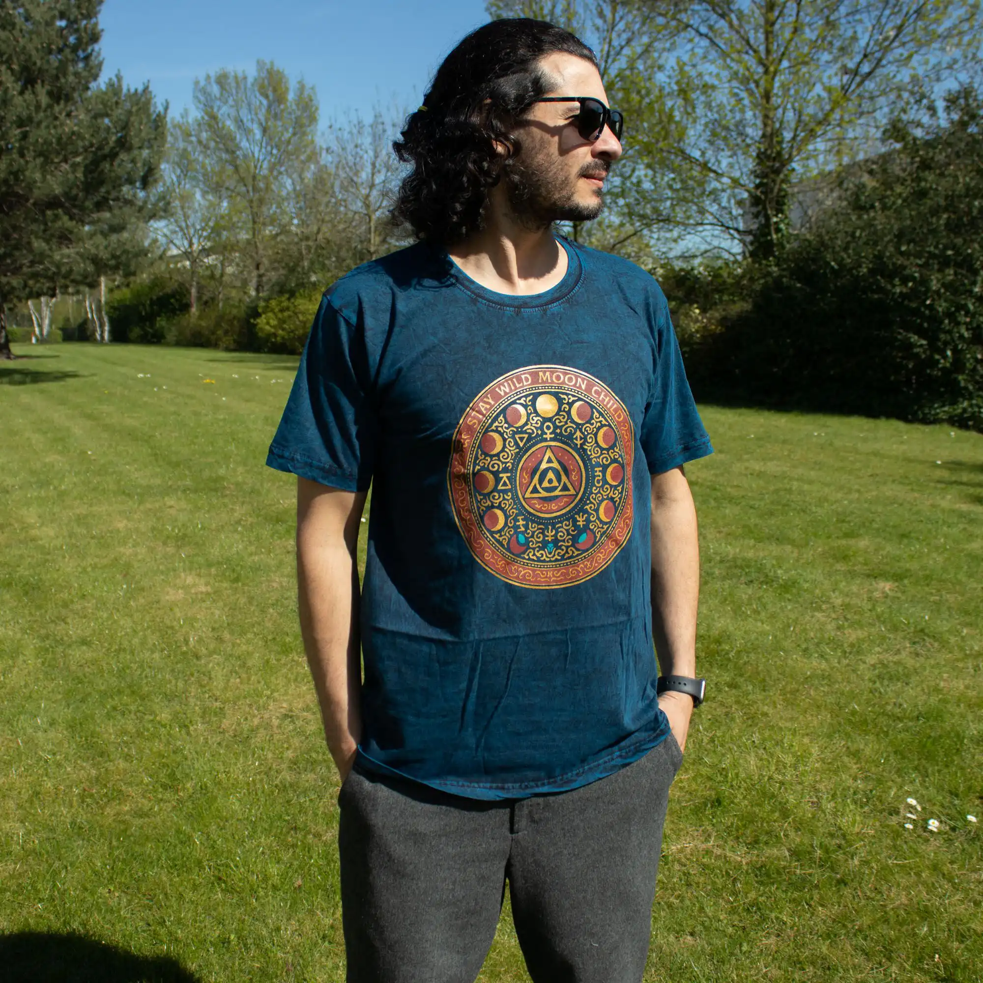 Nomad Sari Stonewashed Cotton T-Shirt – Stay Wild Moon Child – Blue – Medium | www.artisangoods.co.uk 6 Nomad Sari Stonewashed Cotton T-Shirt – Stay Wild Moon Child – Blue – Medium | www.artisangoods.co.uk 5