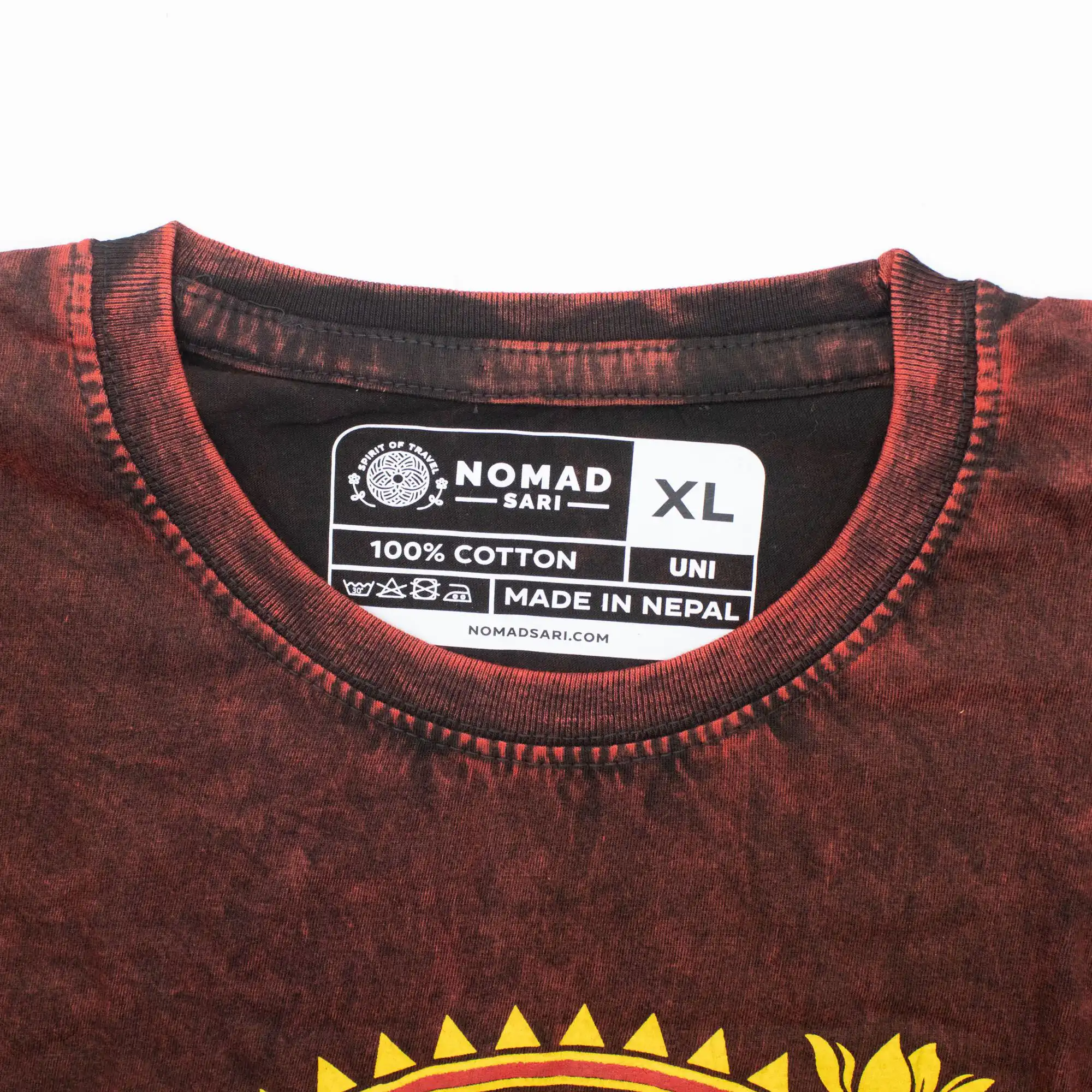 Nomad Sari Stonewashed Cotton T-Shirt – Dragon Mandala – Maroon – XL | www.artisangoods.co.uk 5 Nomad Sari Stonewashed Cotton T-Shirt – Dragon Mandala – Maroon – XL | www.artisangoods.co.uk 4