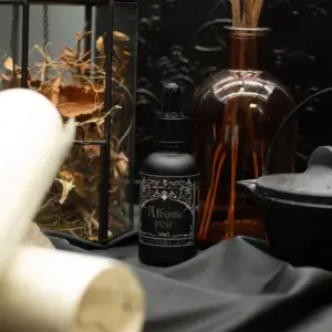 Ancient Witch Perfume Oil – Atheme Noir | www.artisangoods.co.uk 9