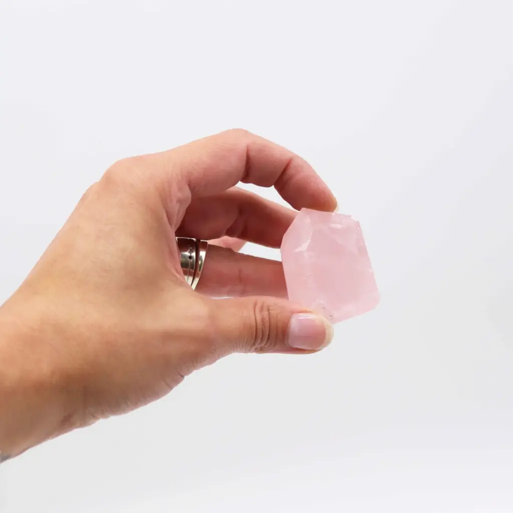 Gemstone Points approx 6cm (0.5KG) – Indian Rose Quartz (approx 8 pieces) | www.artisangoods.co.uk