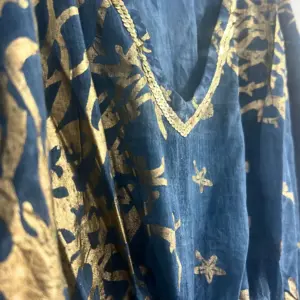 Nomad Sari Kaftan – Sea Blue with Gold Coral Print | www.artisangoods.co.uk 2