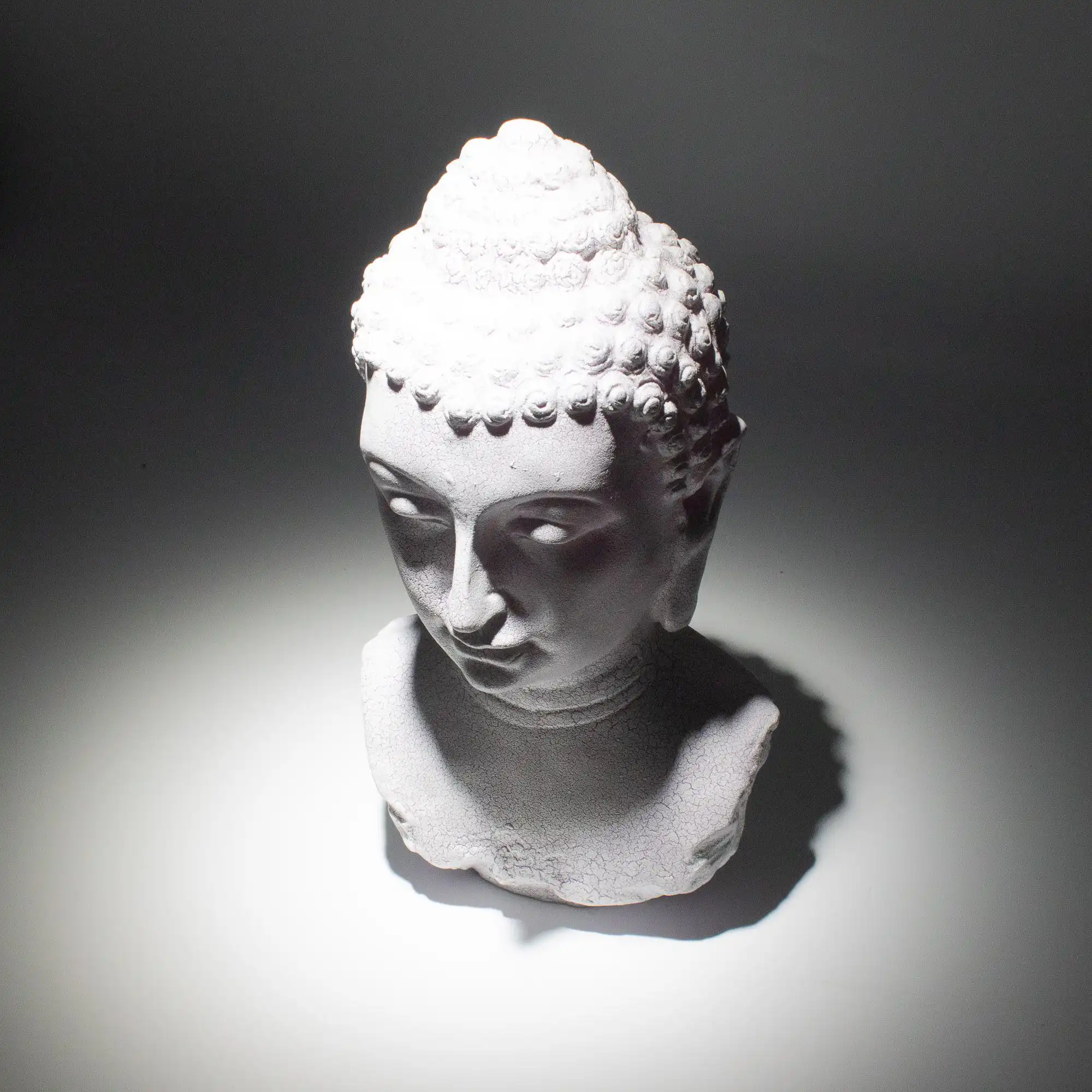 Buddha Bust Lamp Lavender Crackle – Oval Stand | www.artisangoods.co.uk 5 Buddha Bust Lamp Lavender Crackle – Oval Stand | www.artisangoods.co.uk 4