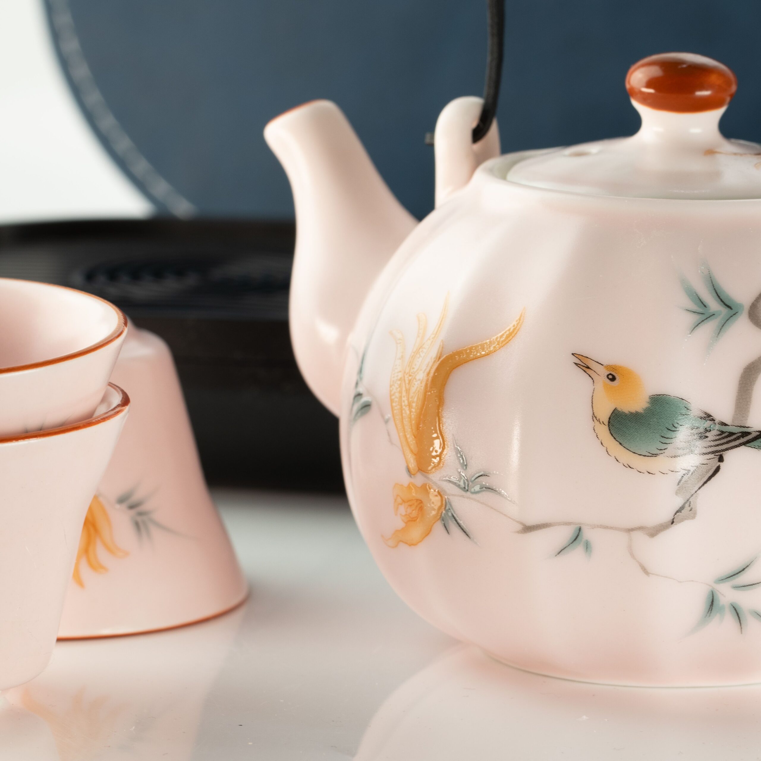 Travel Teapot Set & Four Cups – Pink Vintage Pumpkin Style | www.artisangoods.co.uk 4